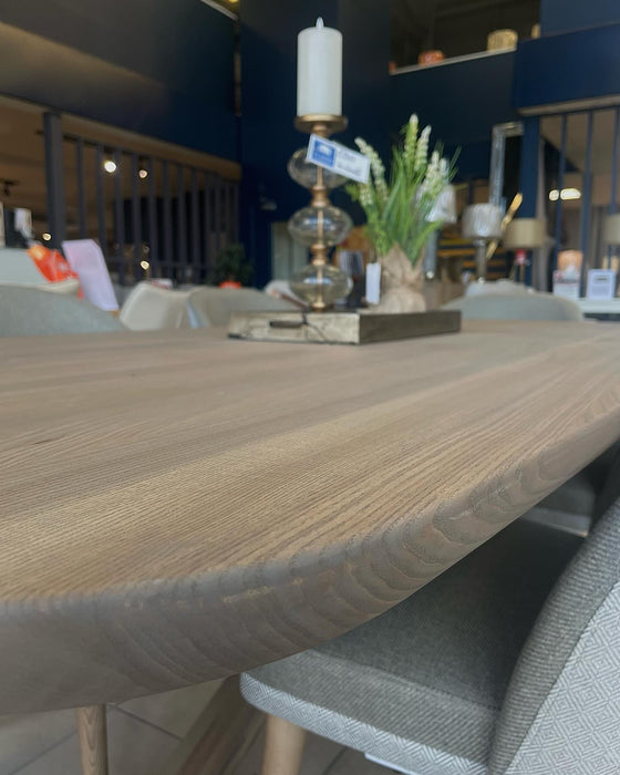 Alcor Dining Table